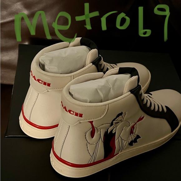 NIB - COACH x Disney Clip High Top Sneaker With Cruella Motif CD248 - Size 9.5. - Picture 3 of 9